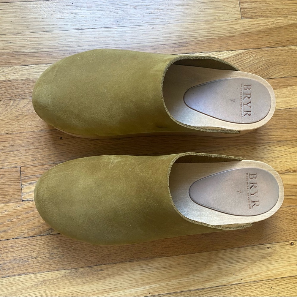 Bryr Bean Clog in Kelp, size 37